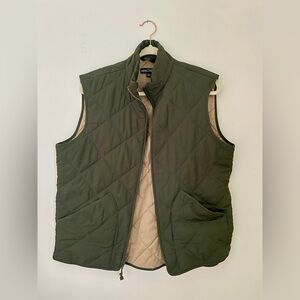 J. Crew Mercantile Quilted Men’s Vest Size Medium, Olive Green